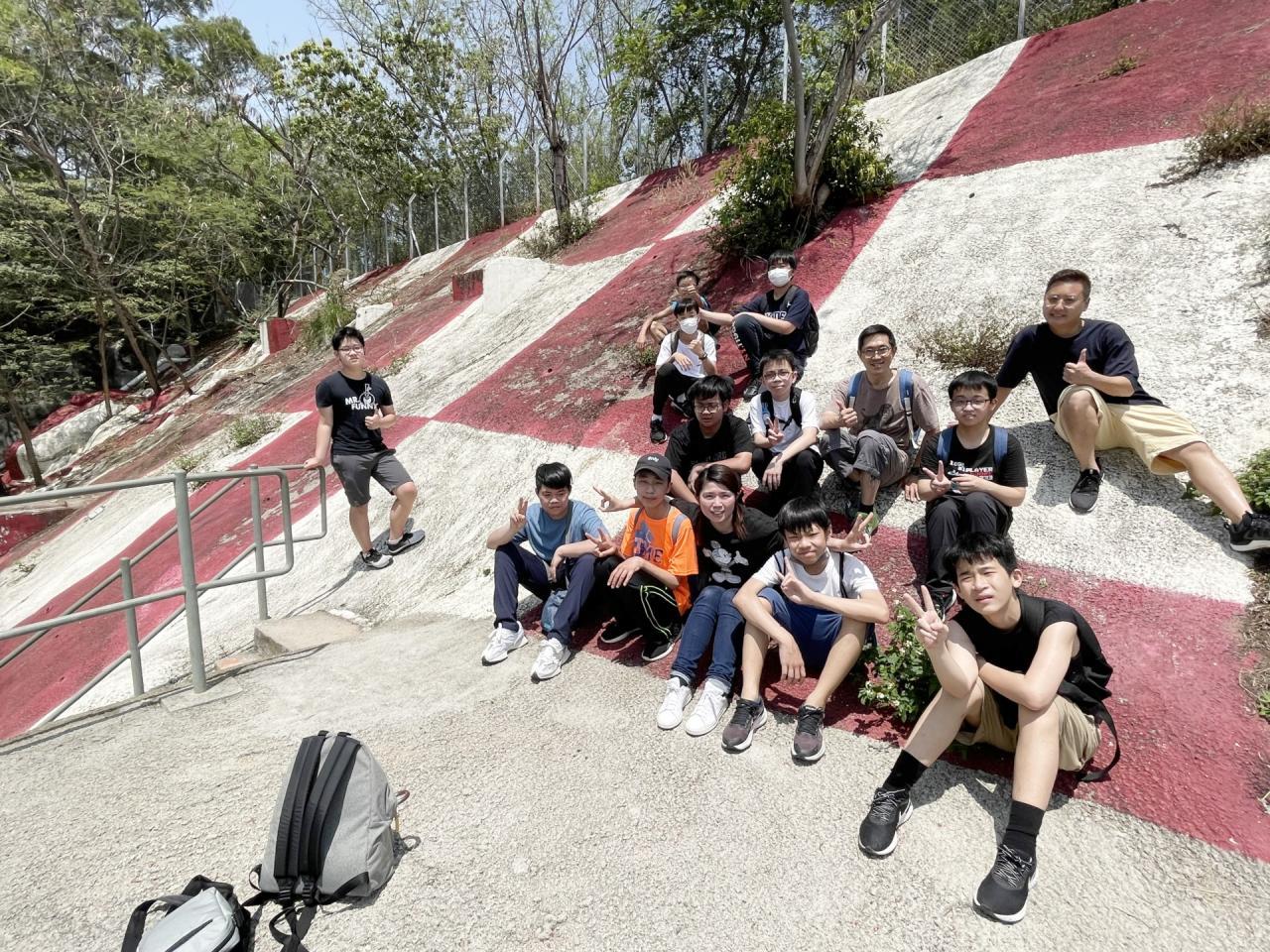 同學們完成挑戰後，雀躍之情比陽光更熾熱。