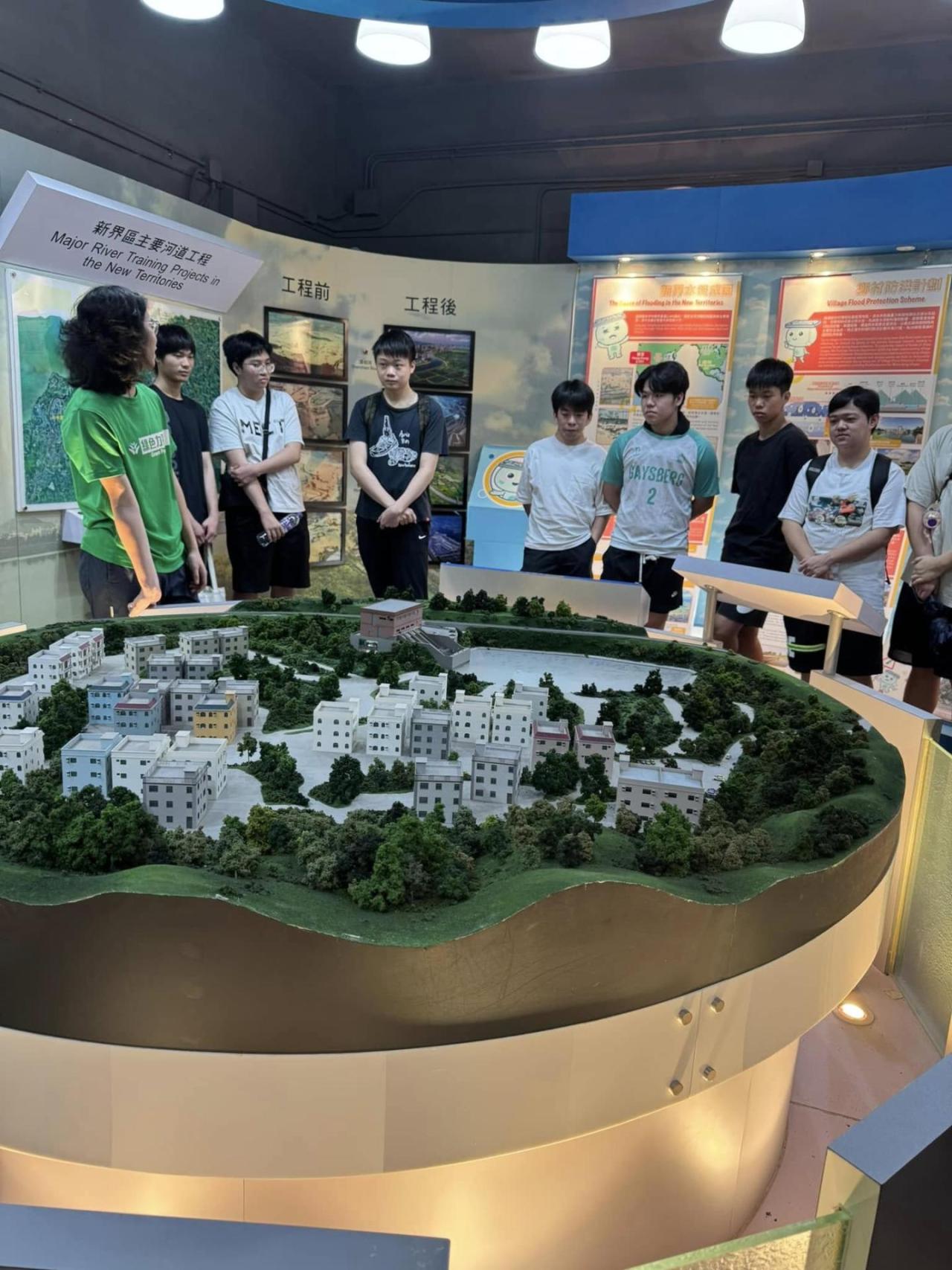 學生參觀元朗排水繞道